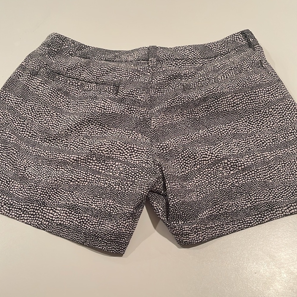EUC NikeGolf women’s size 4 shorts - Picture 6 of 8